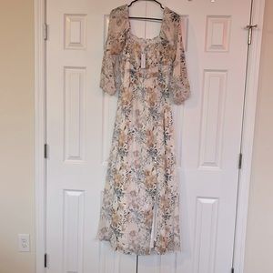 Delicate ivoral and floral chiffon dress with dotted texture